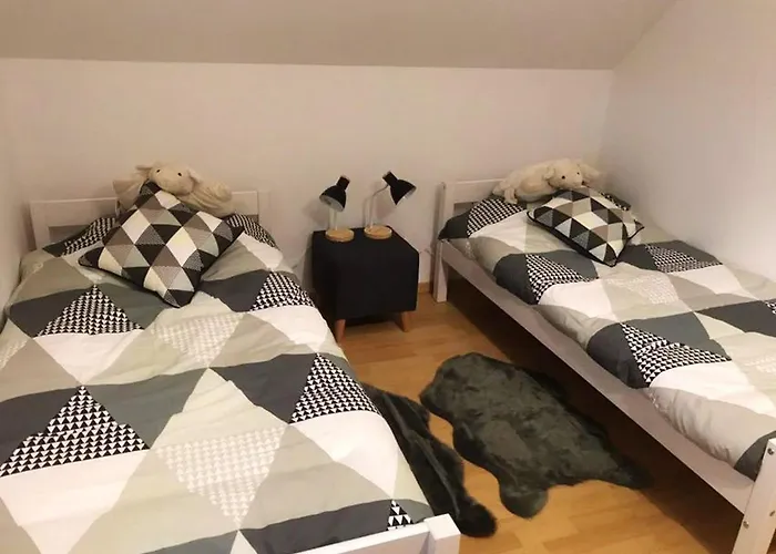 Maison Chaleureuse A Avec Jardin Prive. Bréville-sur-Mer