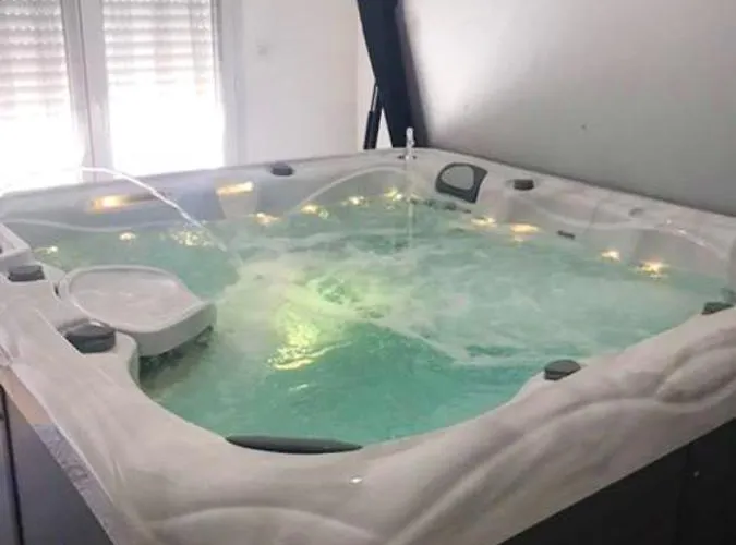 Maison Chaleureuse A Avec Jardin Prive. Tatil Evi Bréville-sur-Mer