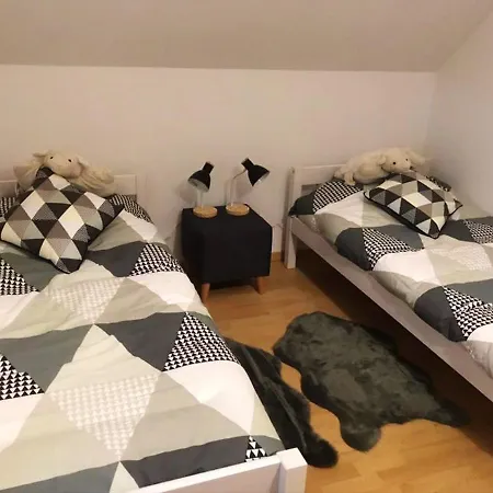 Maison Chaleureuse à Bréville-sur-mer Avec Jardin Privé. Bréville-sur-Mer