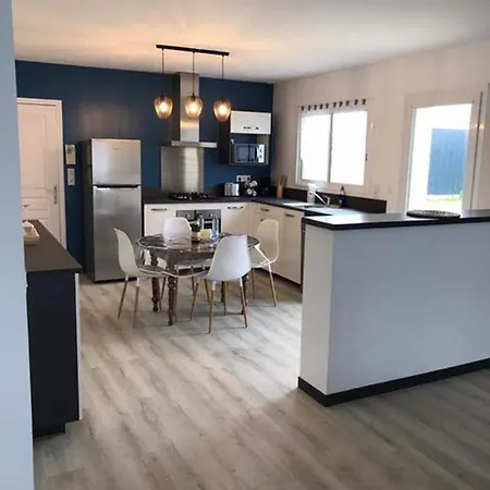 Maison Chaleureuse A Avec Jardin Prive. * Bréville-sur-Mer